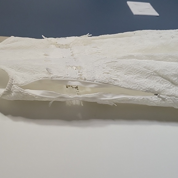 White dress - Picture 6 of 8